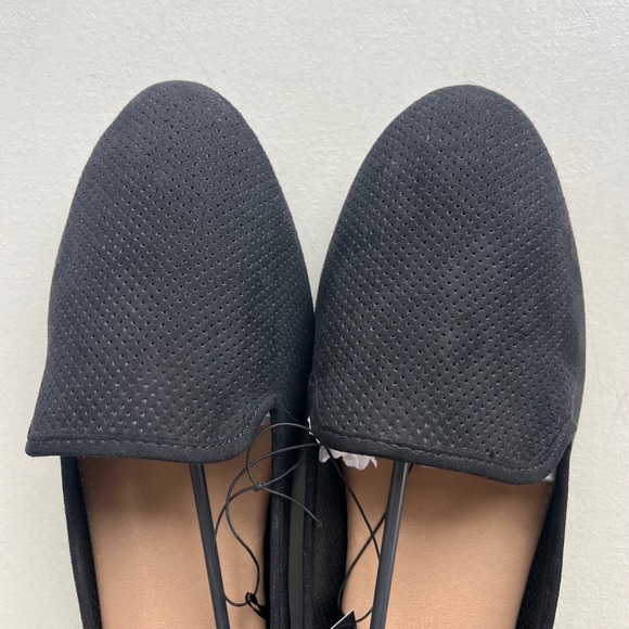 Torrid Women 13WW Black Perforated Slip On Loafer Flats 14313422 Chic Career New - Picture 4 of 12